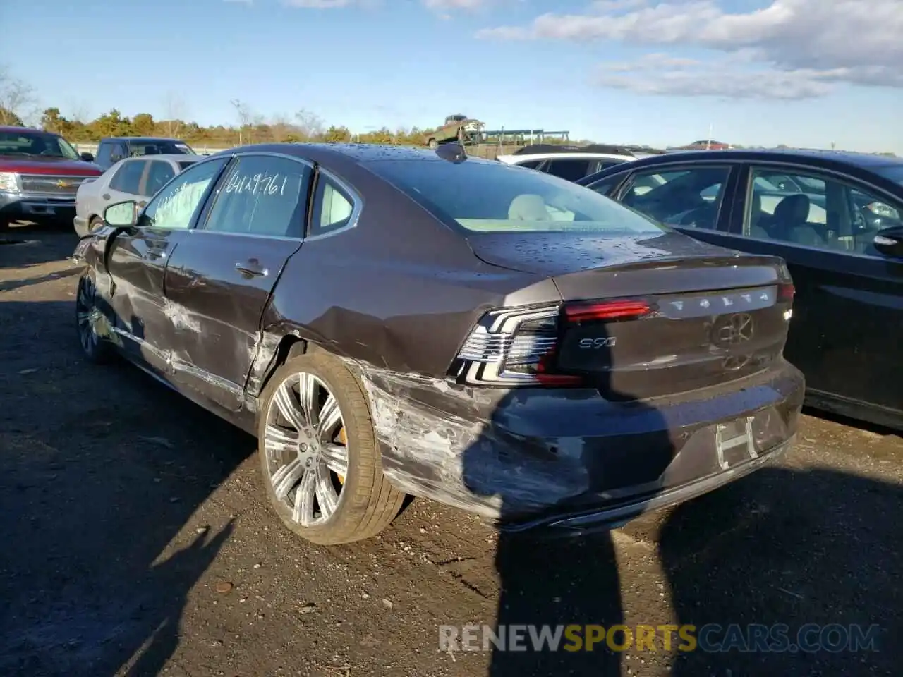 3 Photograph of a damaged car LVYA22ML7MP210986 VOLVO S90 2021