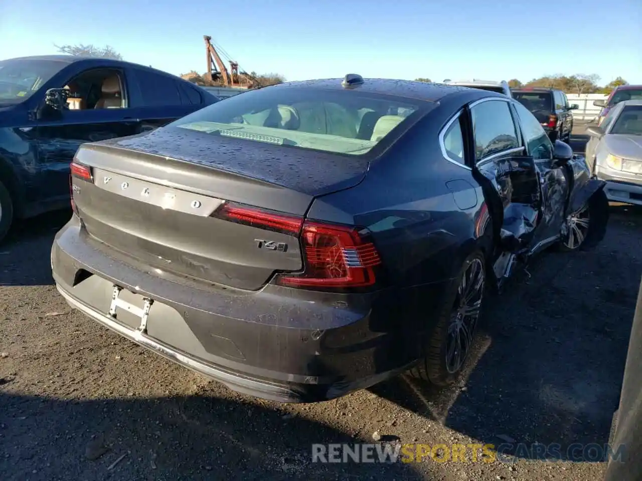 4 Photograph of a damaged car LVYA22ML7MP210986 VOLVO S90 2021