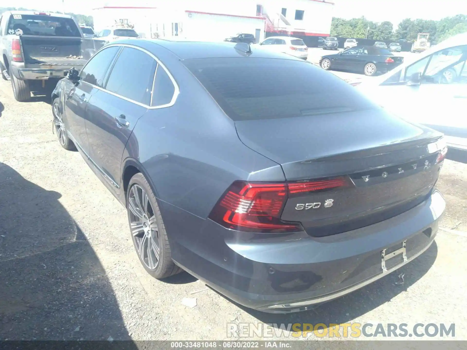 3 Photograph of a damaged car LVY062ML2NP256288 VOLVO S90 2022