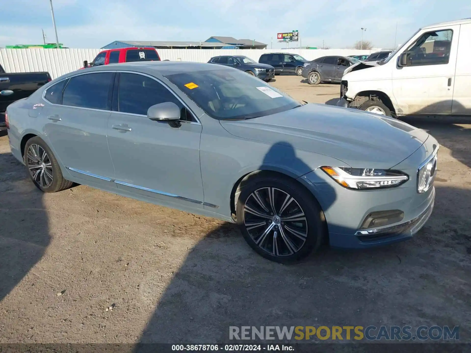 1 Photograph of a damaged car LVY062ML6NP276740 VOLVO S90 2022