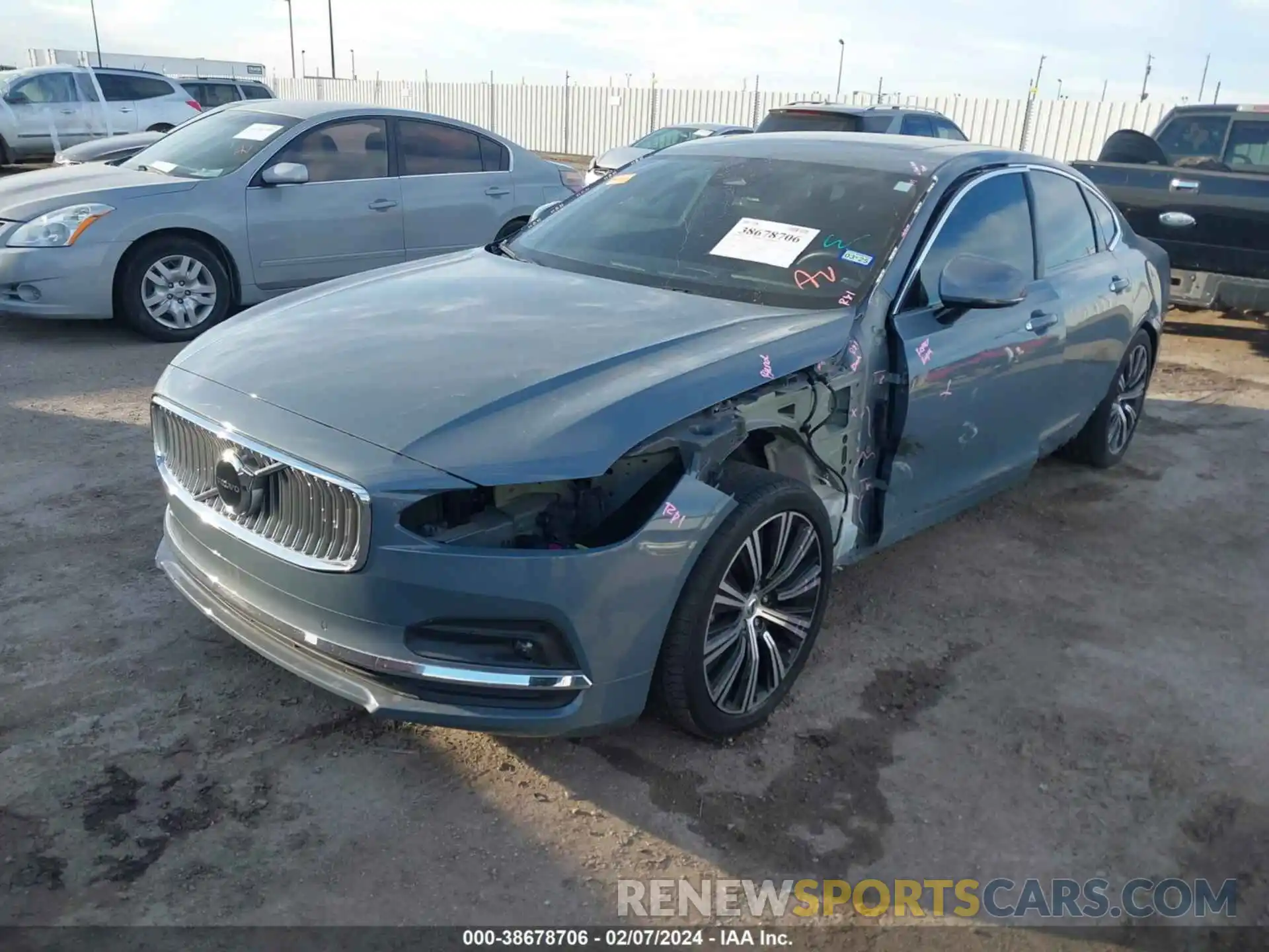 2 Photograph of a damaged car LVY062ML6NP276740 VOLVO S90 2022