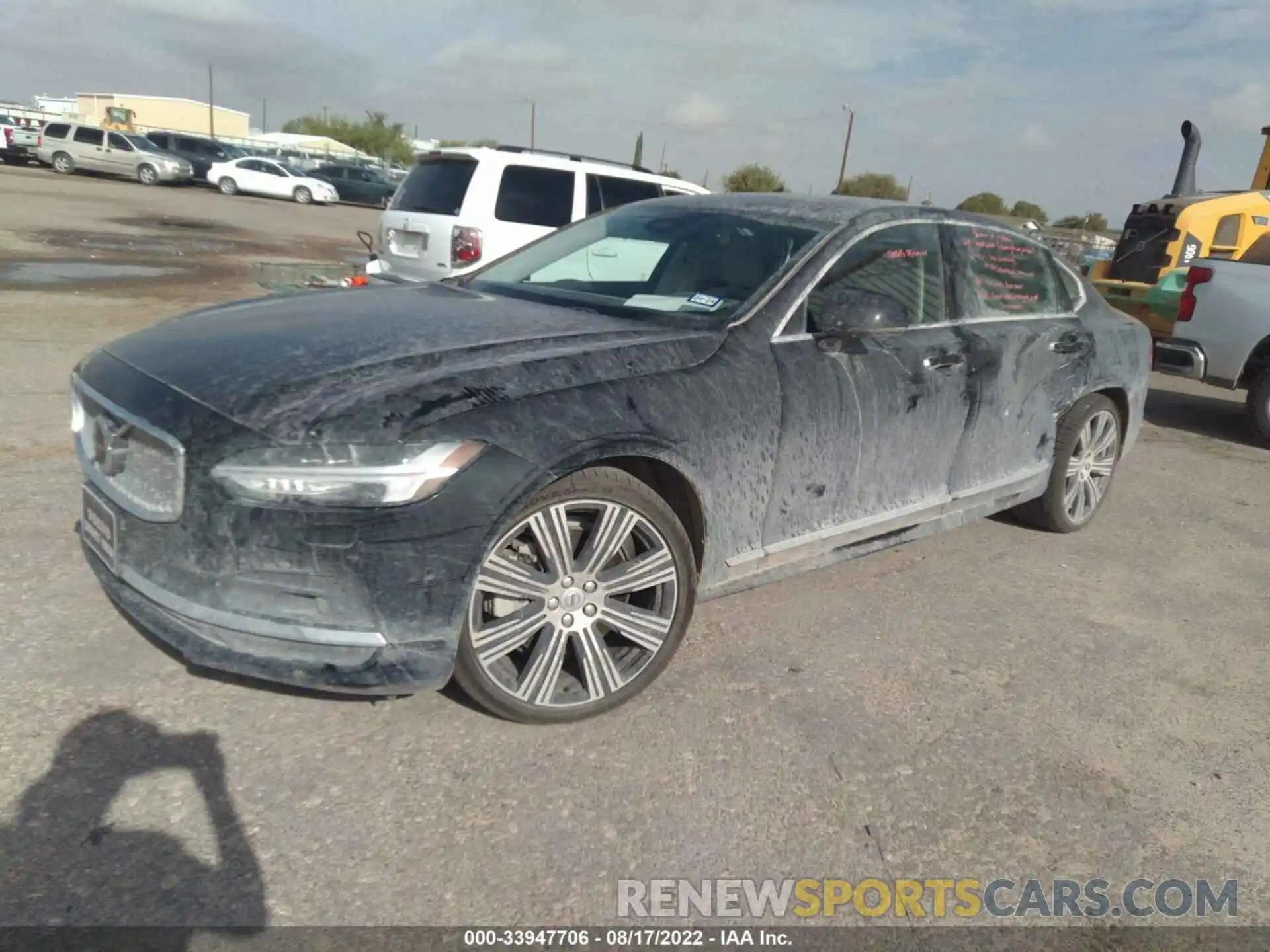 2 Photograph of a damaged car LVY062ML8NP265934 VOLVO S90 2022