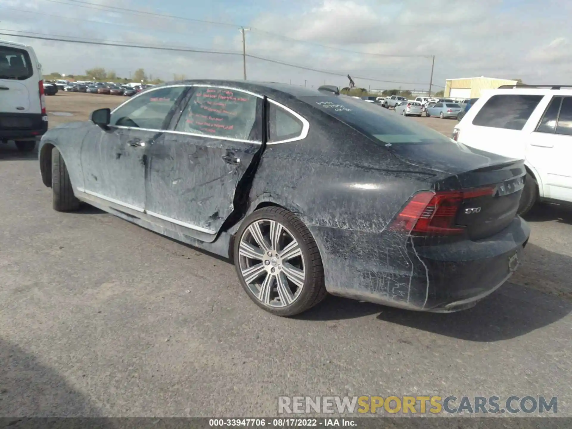 3 Photograph of a damaged car LVY062ML8NP265934 VOLVO S90 2022