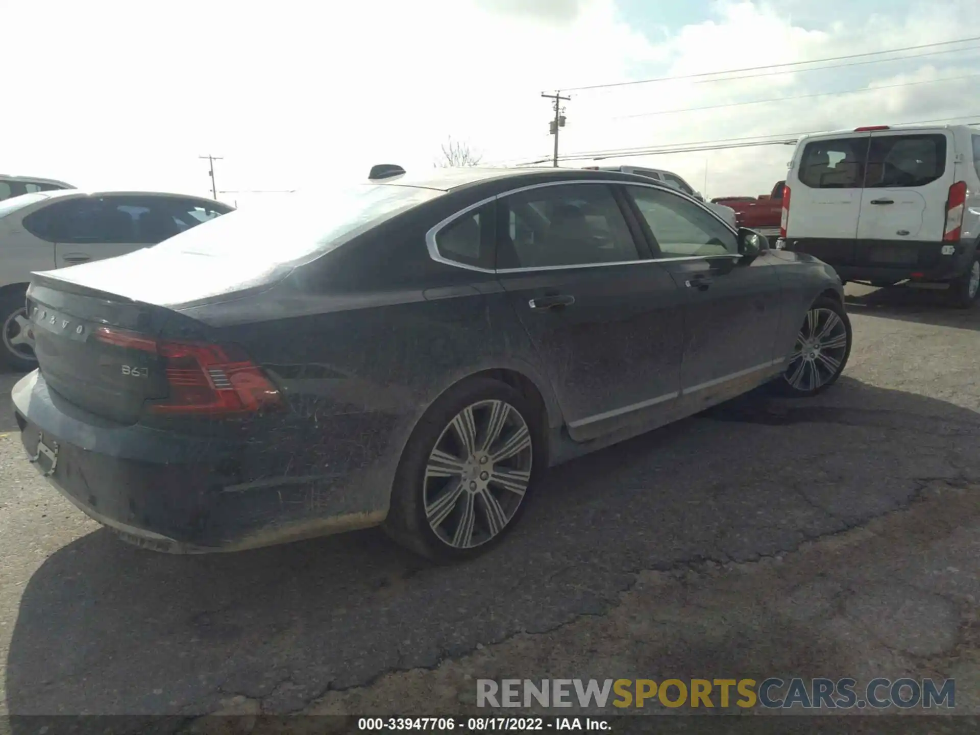 4 Photograph of a damaged car LVY062ML8NP265934 VOLVO S90 2022