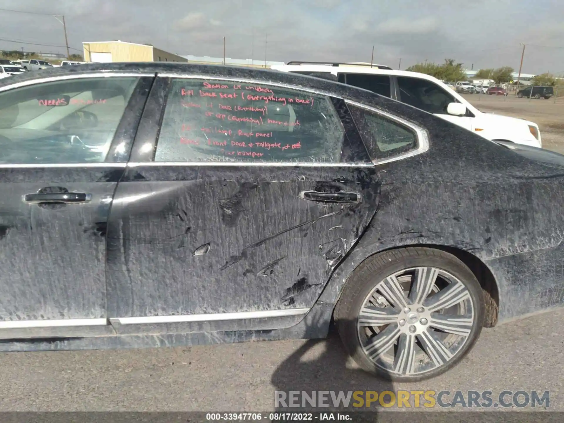 6 Photograph of a damaged car LVY062ML8NP265934 VOLVO S90 2022