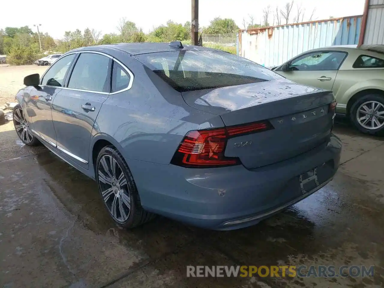 3 Photograph of a damaged car LVY062ML1NP264480 VOLVO S90 B6 INS 2022