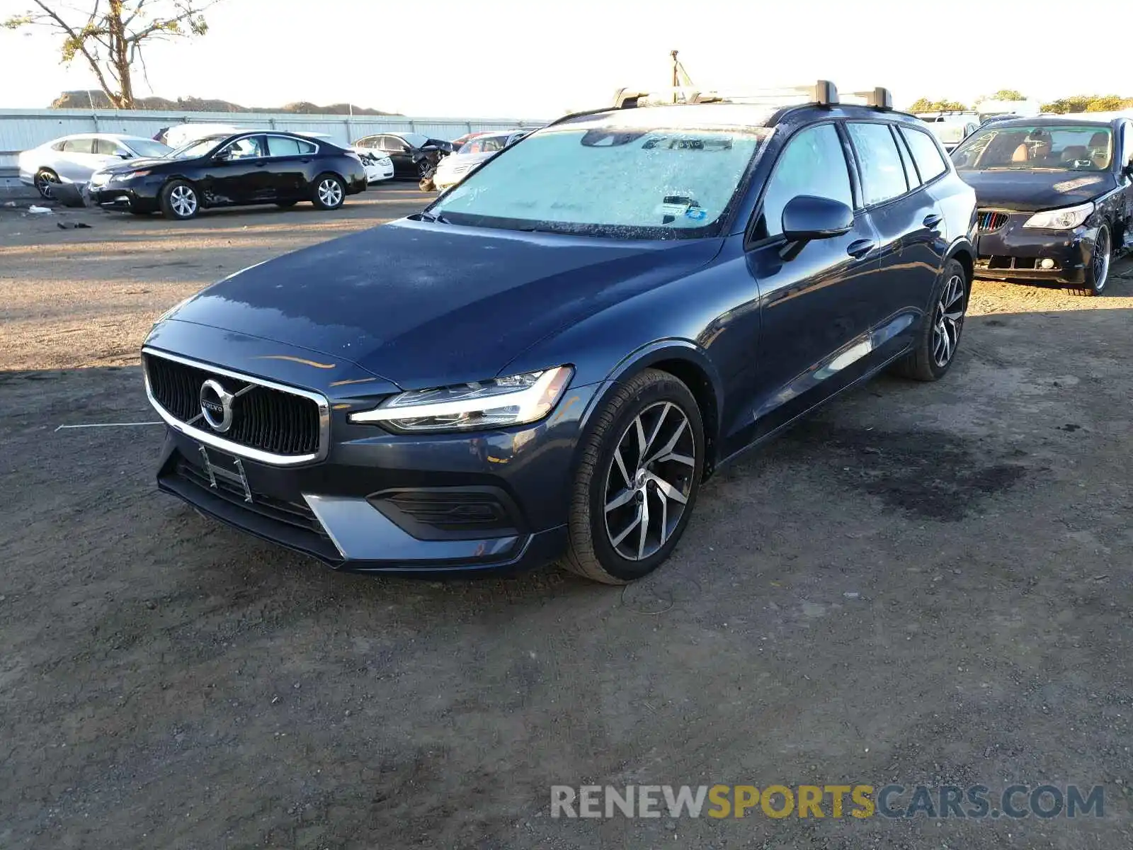 2 Photograph of a damaged car YV1A22SK2K1341514 VOLVO V60 2019