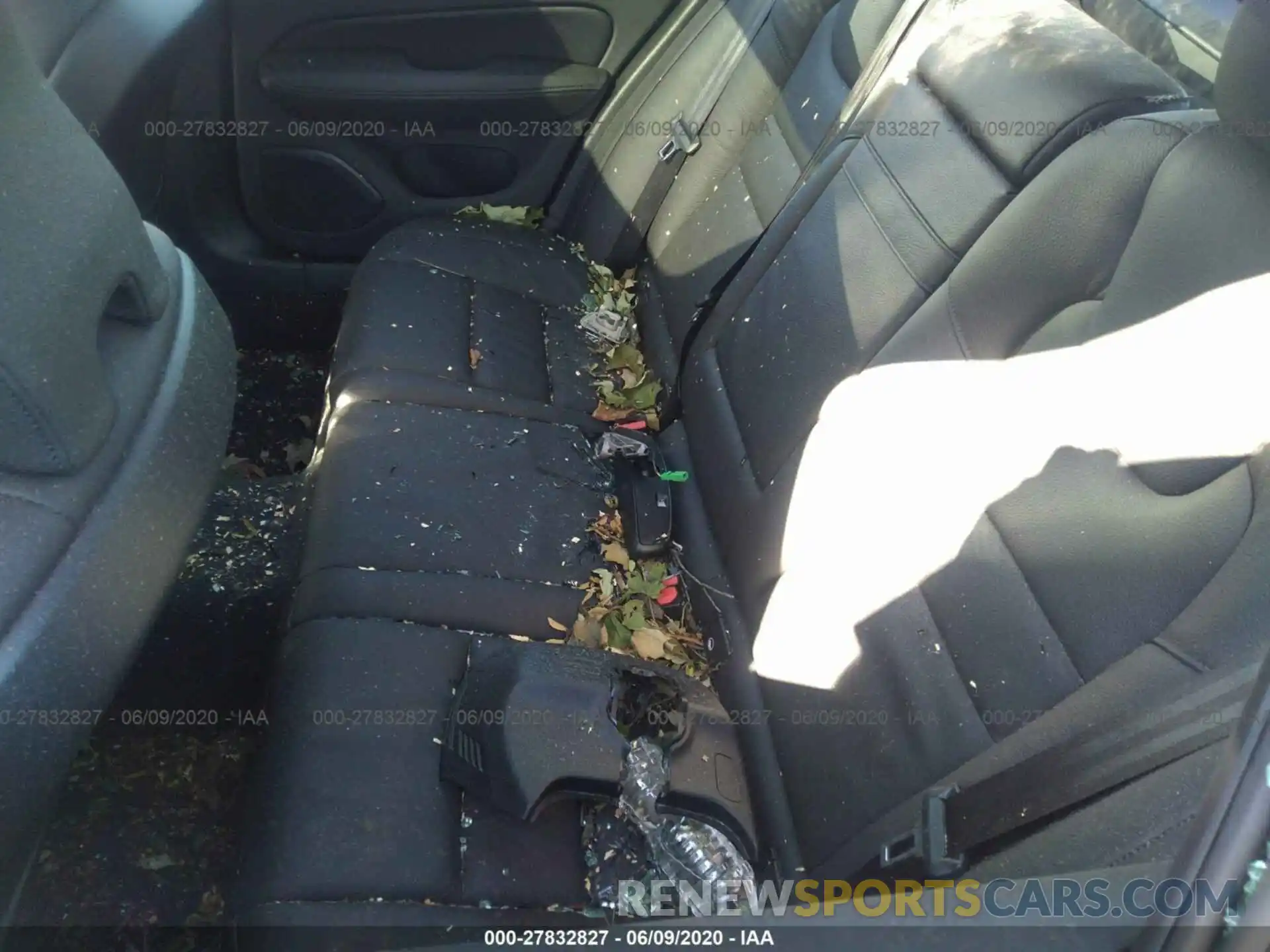 8 Photograph of a damaged car YV1A22SK5K1342222 VOLVO V60 2019