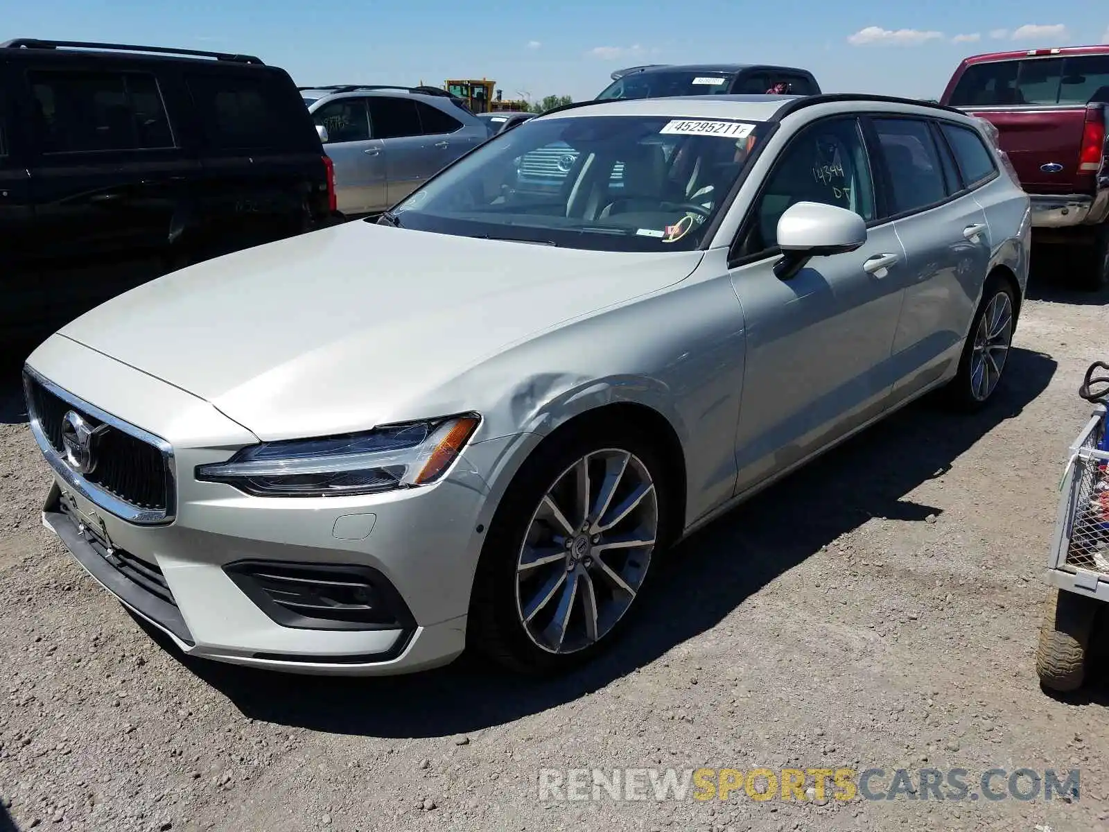 2 Photograph of a damaged car YV1A22SK8K1004667 VOLVO V60 2019