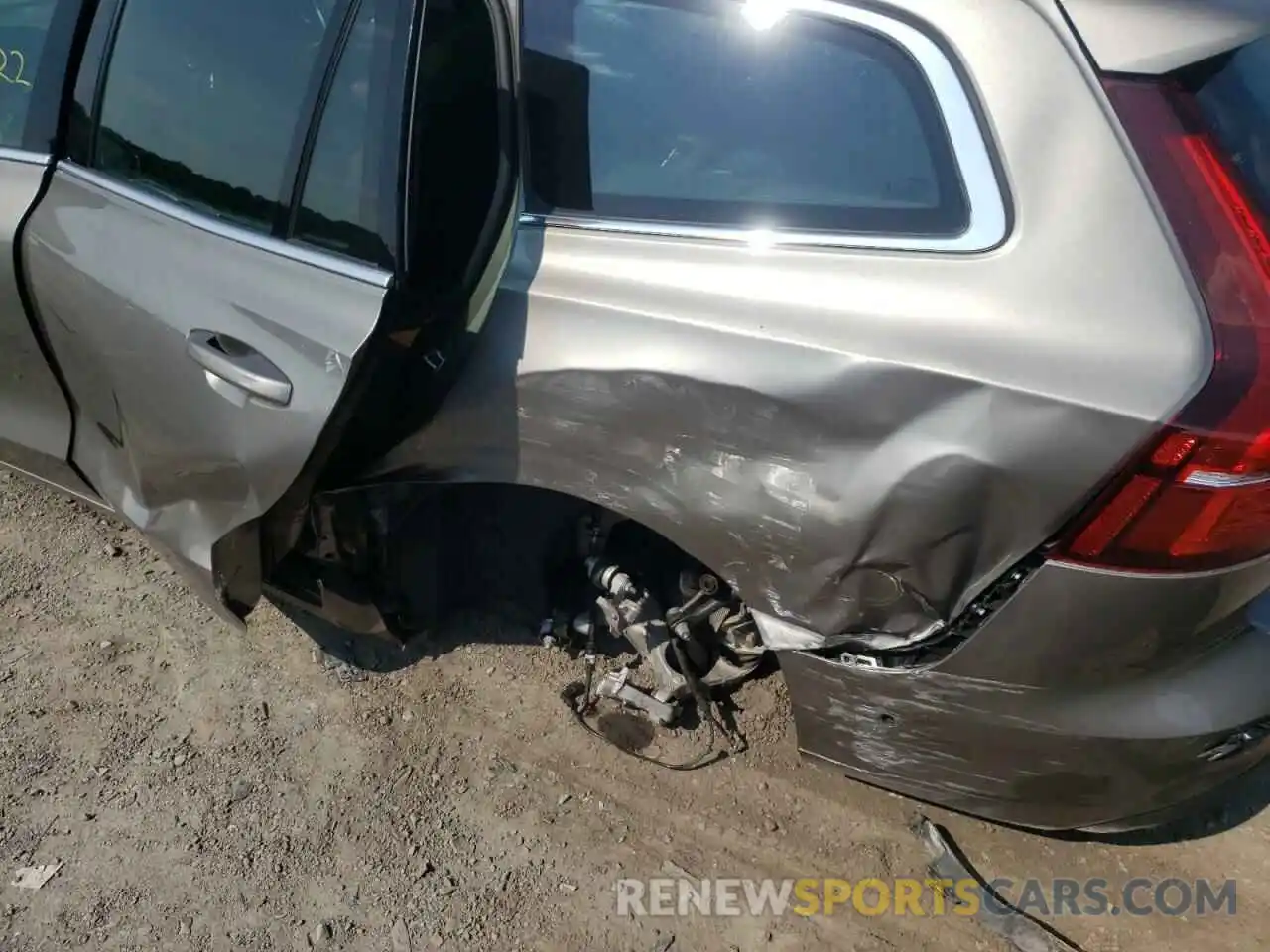 9 Photograph of a damaged car YV1A22SL8K1337167 VOLVO V60 2019