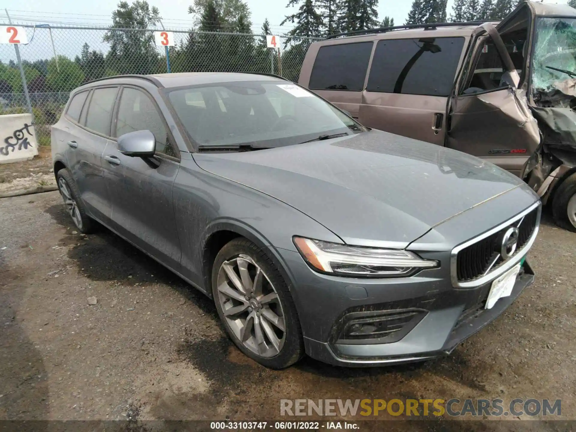 1 Photograph of a damaged car YV1102EK0L2347910 VOLVO V60 2020