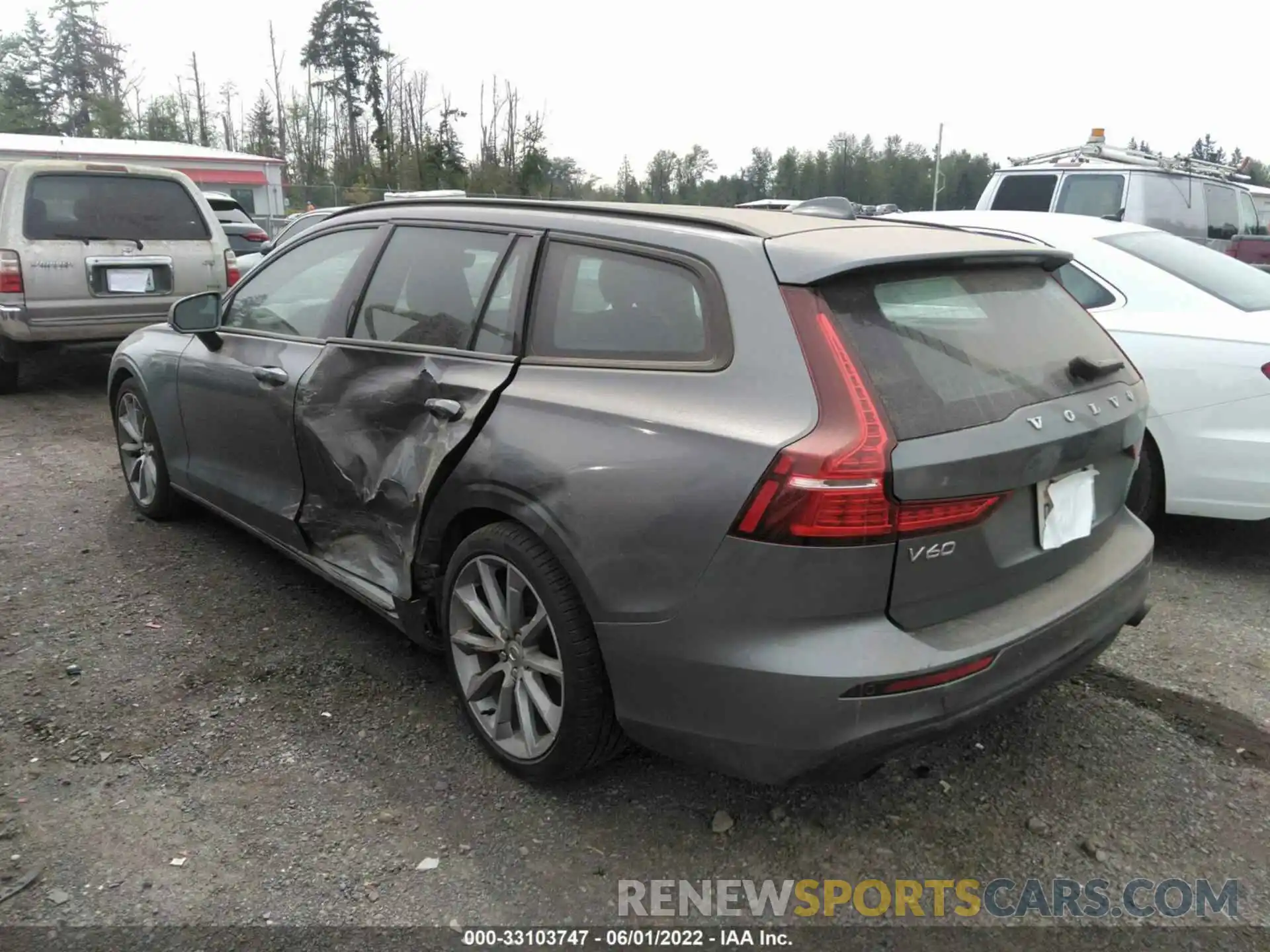 3 Photograph of a damaged car YV1102EK0L2347910 VOLVO V60 2020