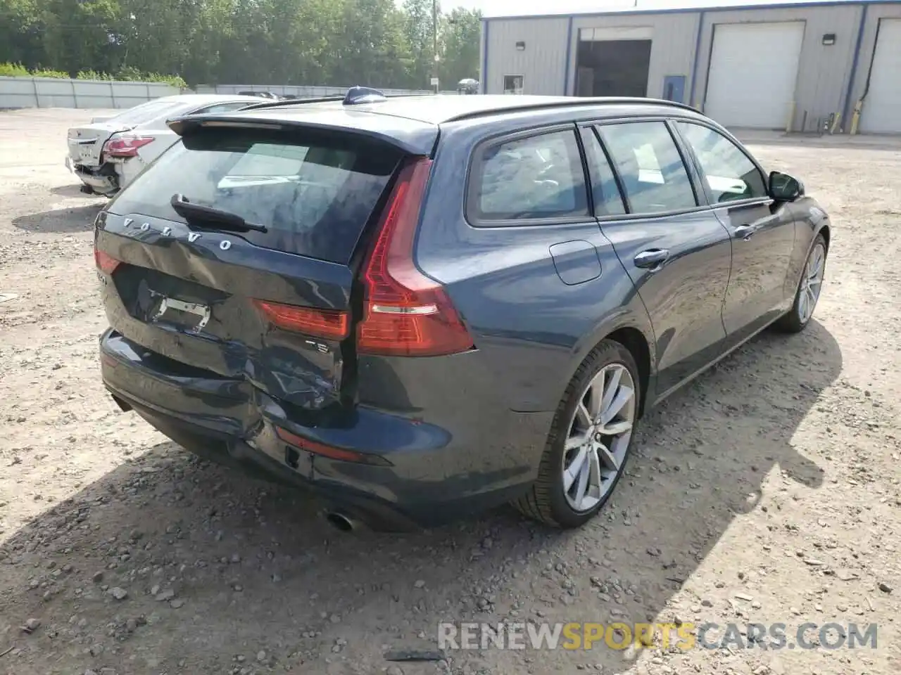 4 Photograph of a damaged car YV1102EK0L2391776 VOLVO V60 2020