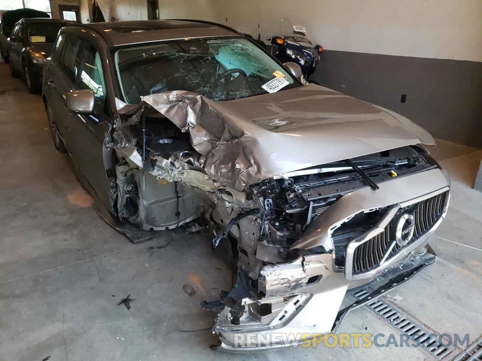 1 Photograph of a damaged car YV1102EK1L2385145 VOLVO V60 2020