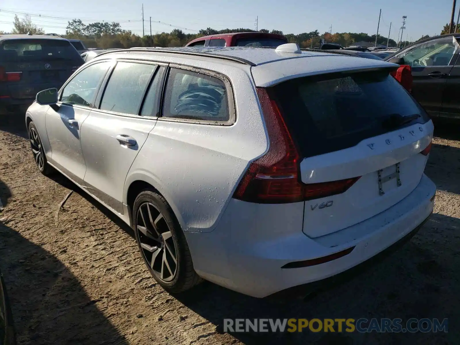 3 Photograph of a damaged car YV1102EK1L2399787 VOLVO V60 2020