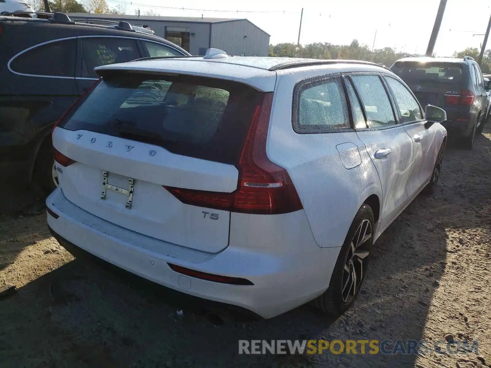 4 Photograph of a damaged car YV1102EK1L2399787 VOLVO V60 2020