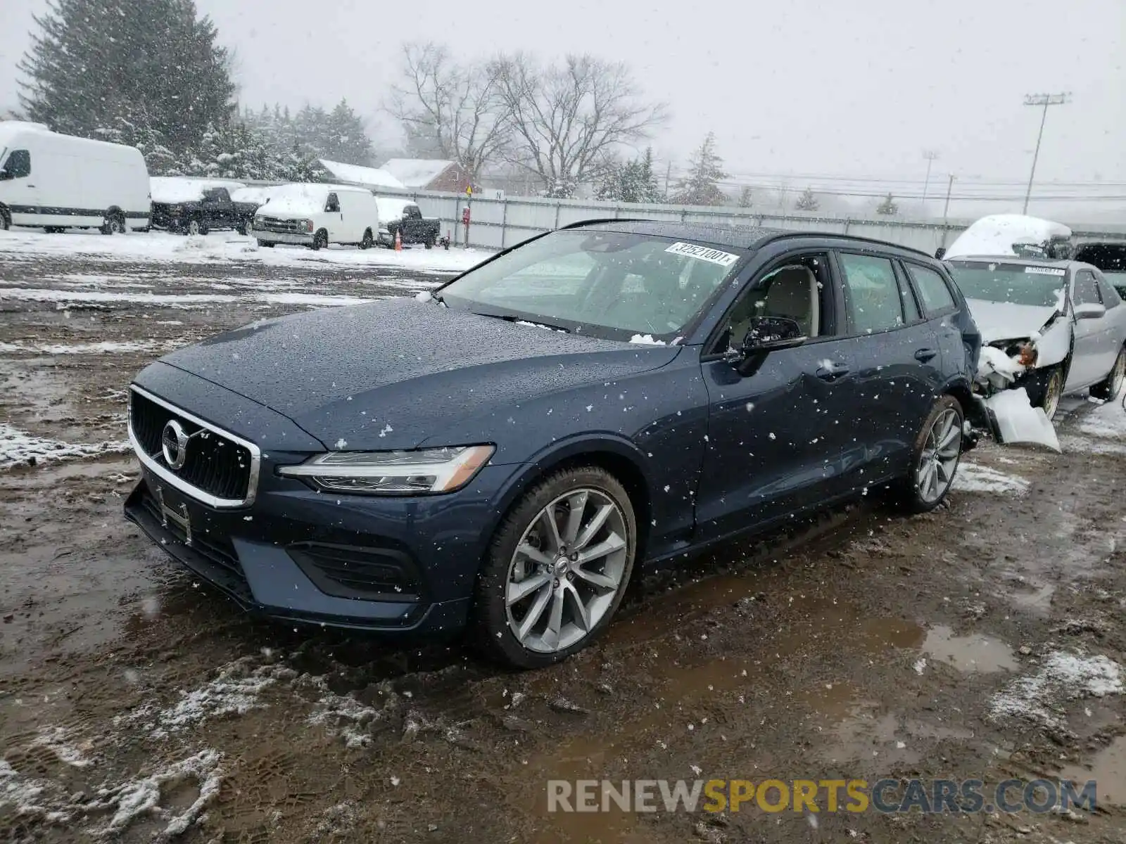 2 Photograph of a damaged car YV1102EK3L2367584 VOLVO V60 2020