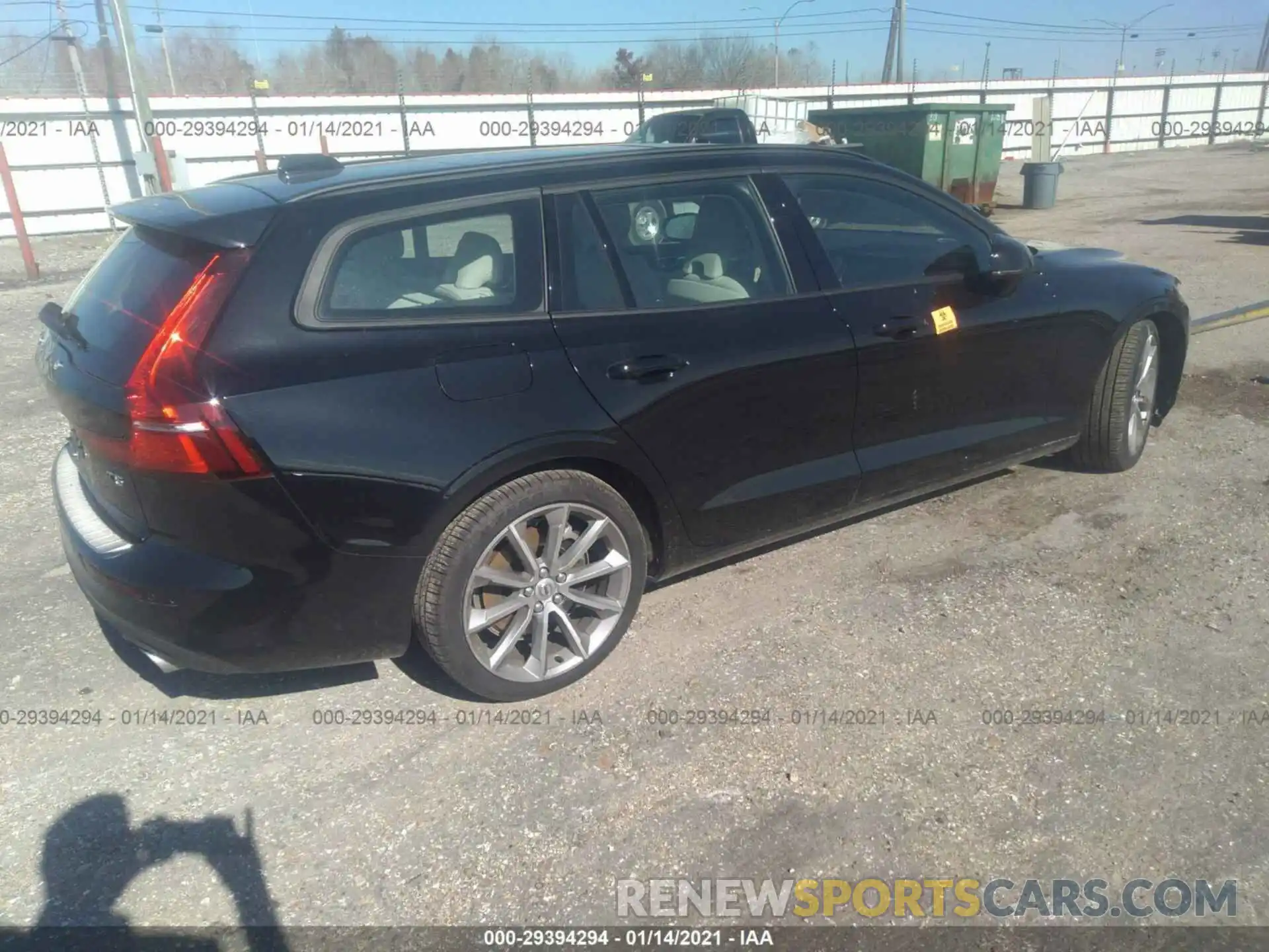 4 Photograph of a damaged car YV1102EK6L2376523 VOLVO V60 2020