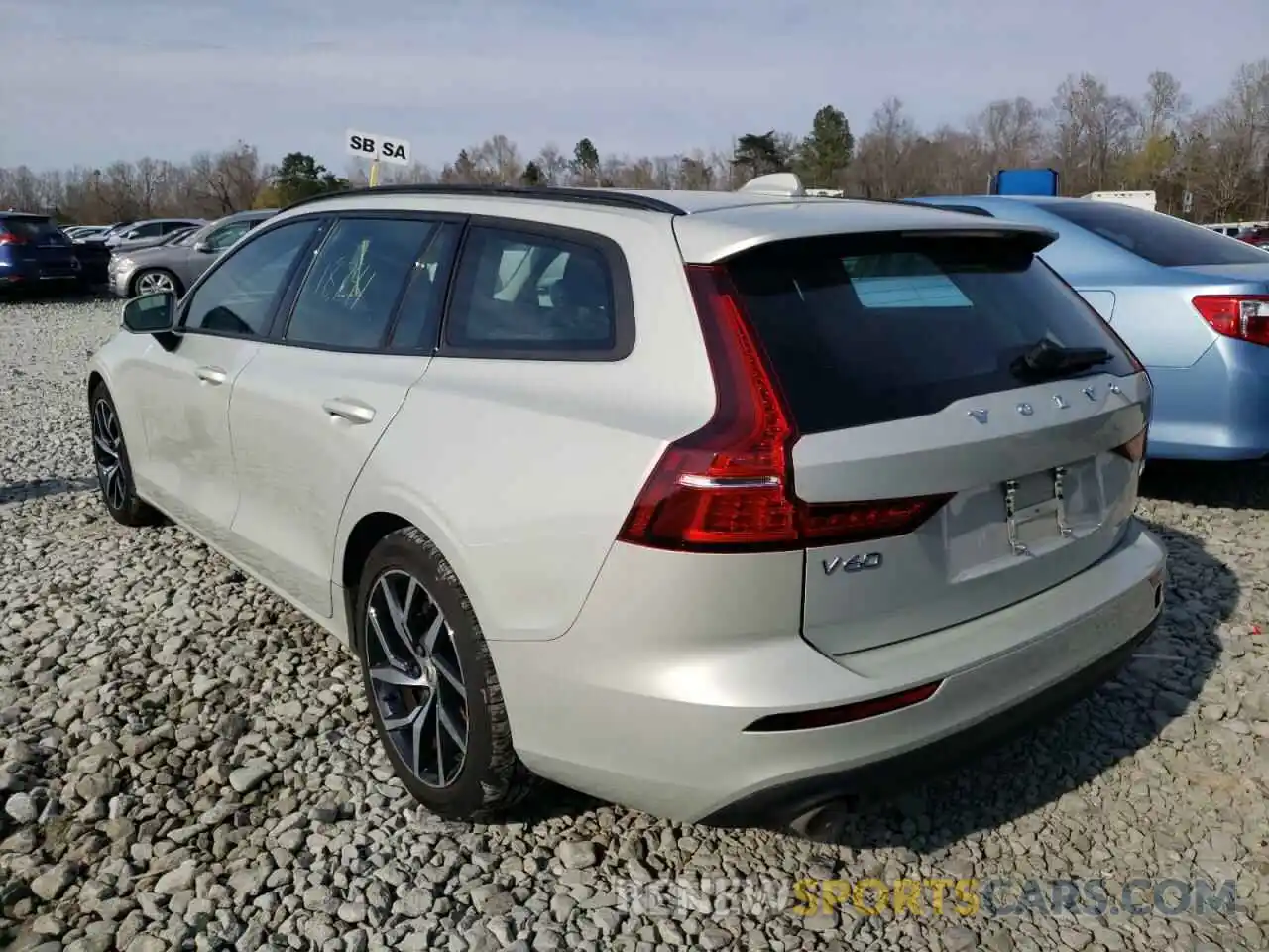 3 Photograph of a damaged car YV1102EK7L2351887 VOLVO V60 2020