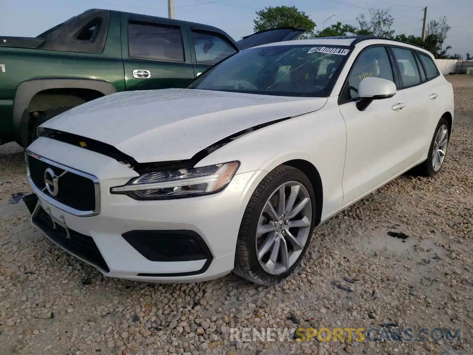 2 Photograph of a damaged car YV1102EK7L2396747 VOLVO V60 2020