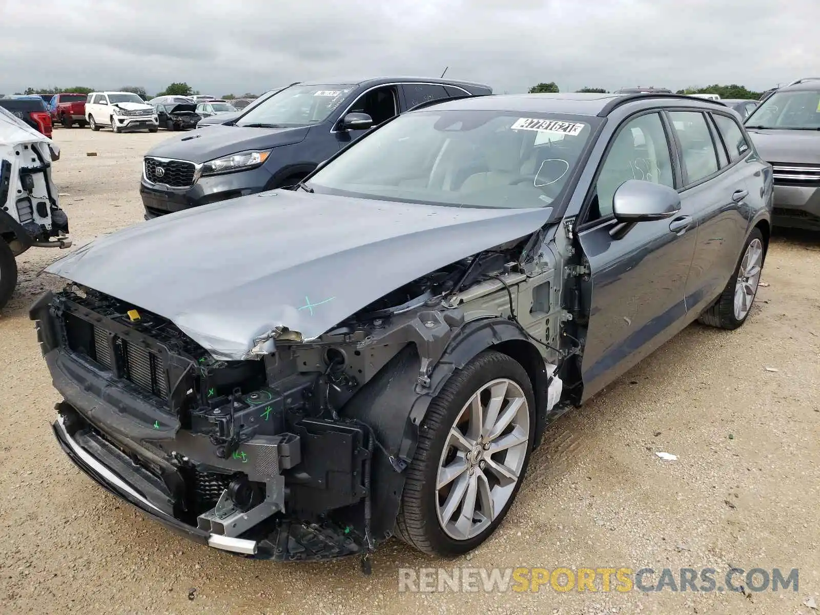 2 Photograph of a damaged car YV1102EK9L2377021 VOLVO V60 2020