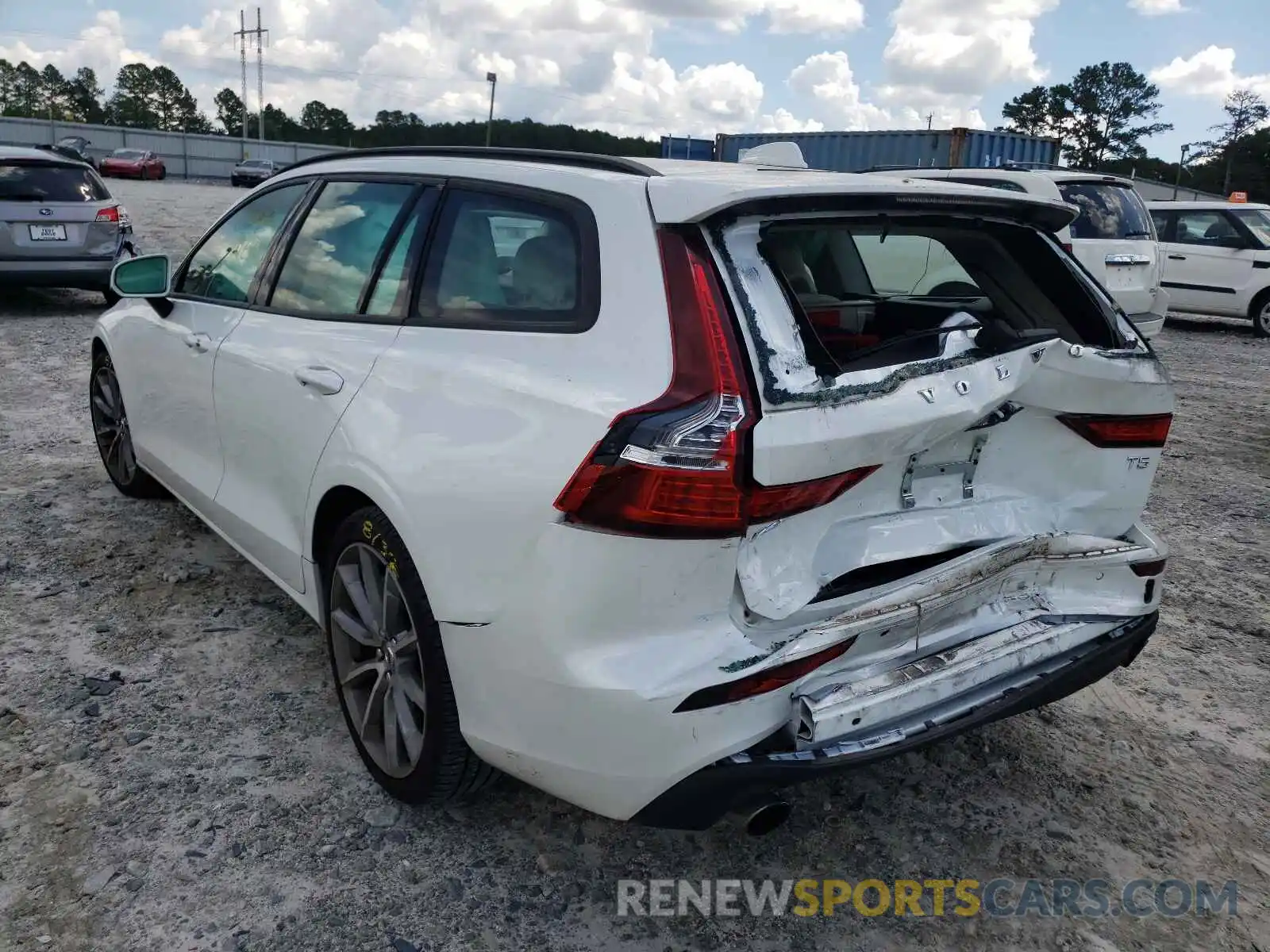 3 Photograph of a damaged car YV1102EKXL2347574 VOLVO V60 2020