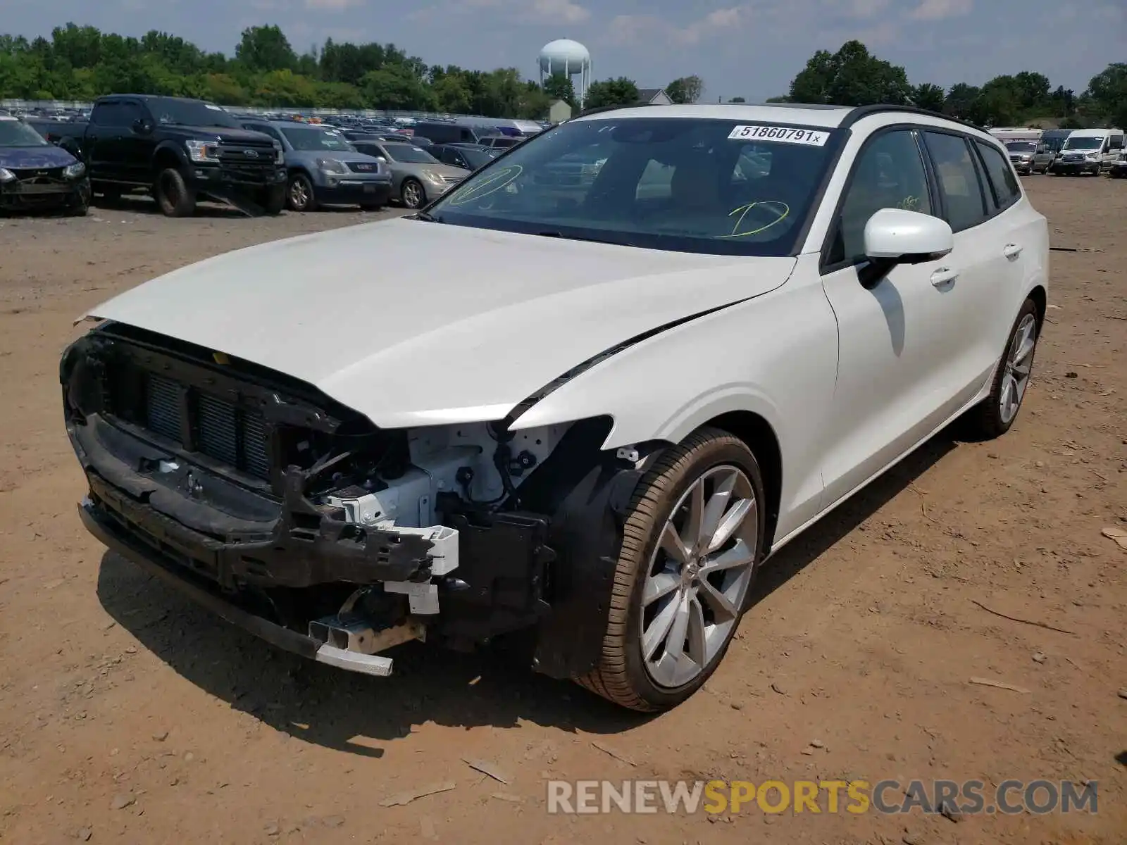 2 Photograph of a damaged car YV1102EKXL2394832 VOLVO V60 2020