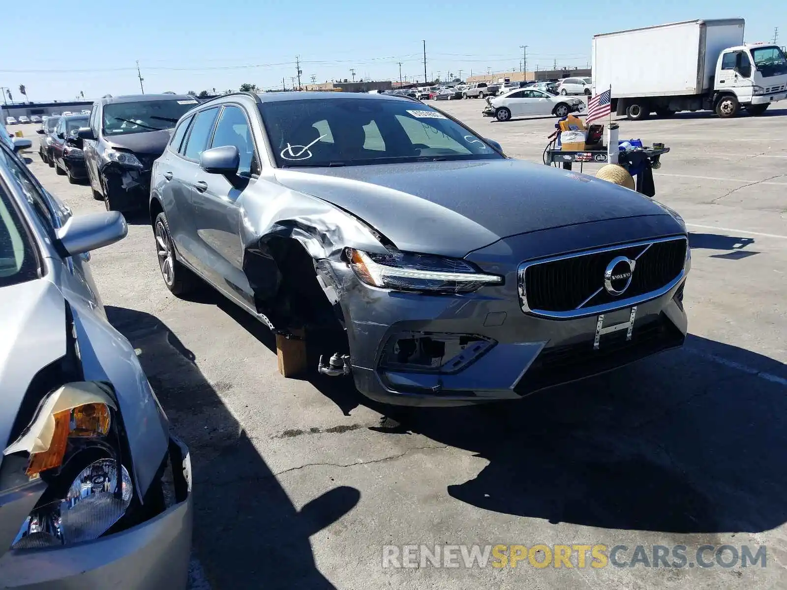 1 Photograph of a damaged car YV1102EKXL2395074 VOLVO V60 2020