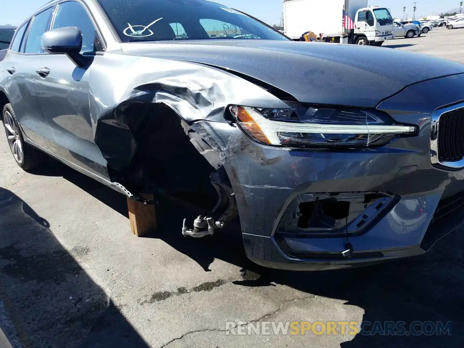 9 Photograph of a damaged car YV1102EKXL2395074 VOLVO V60 2020