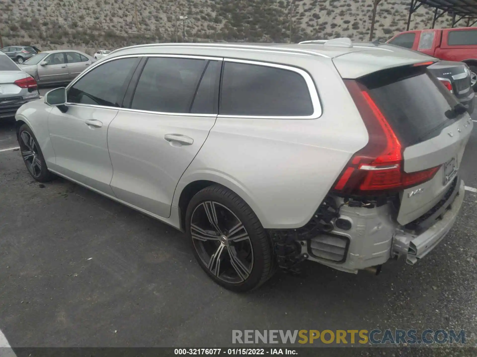 3 Photograph of a damaged car YV1102EL6L2374506 VOLVO V60 2020