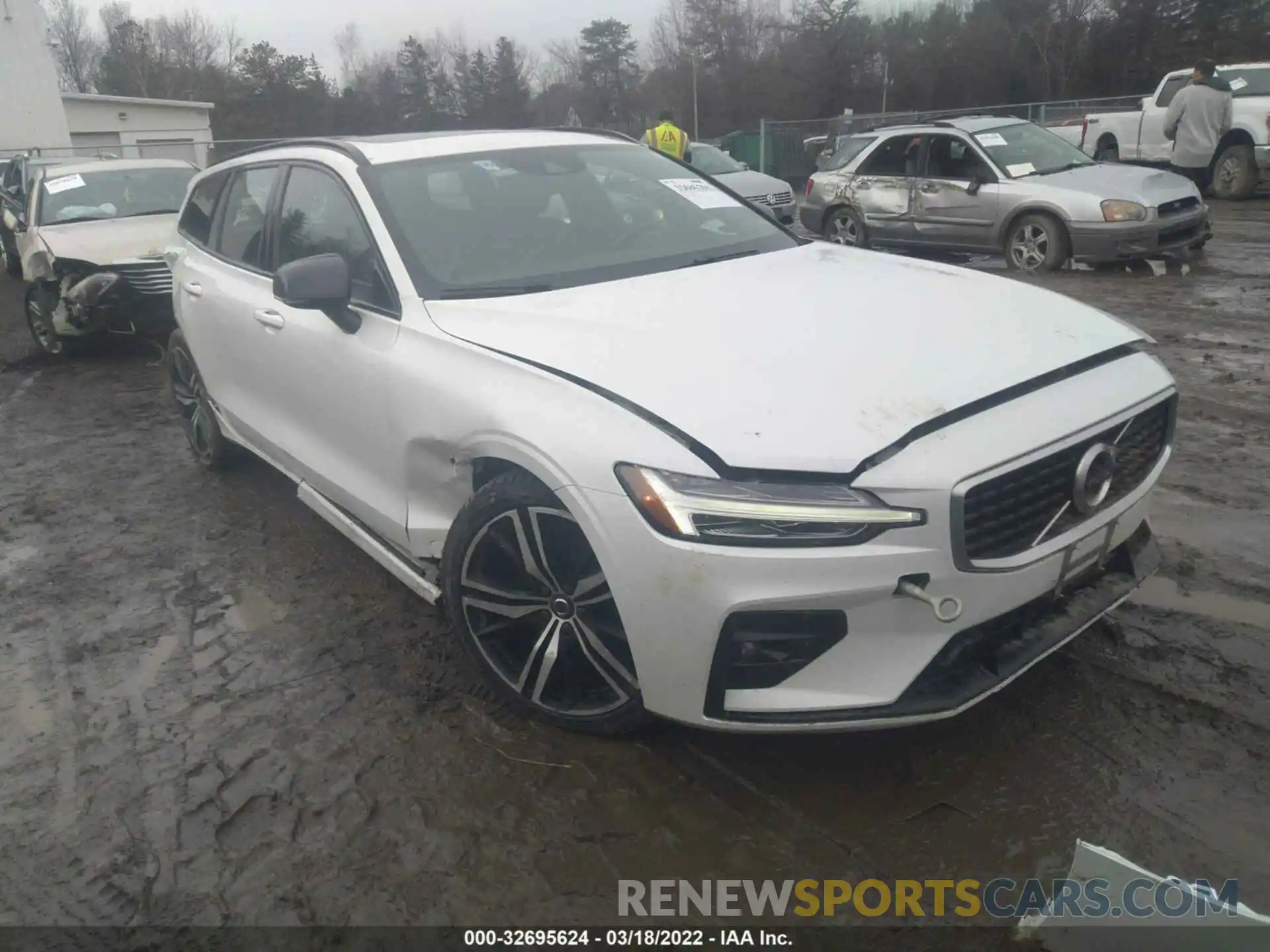 1 Photograph of a damaged car YV1102EM7L2355360 VOLVO V60 2020