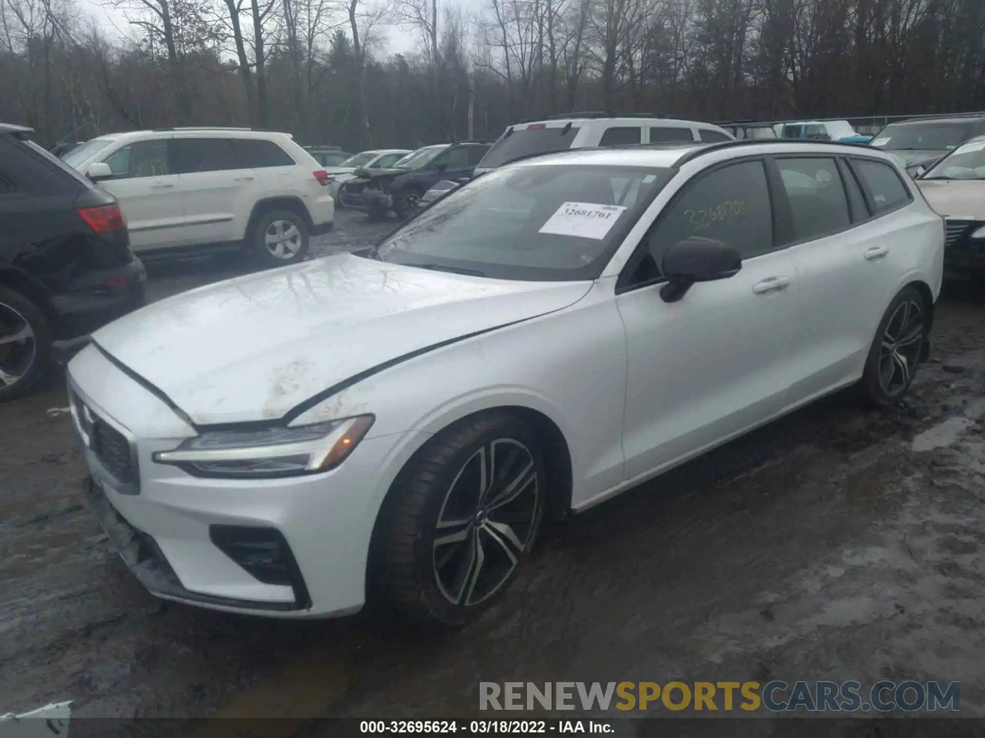 2 Photograph of a damaged car YV1102EM7L2355360 VOLVO V60 2020