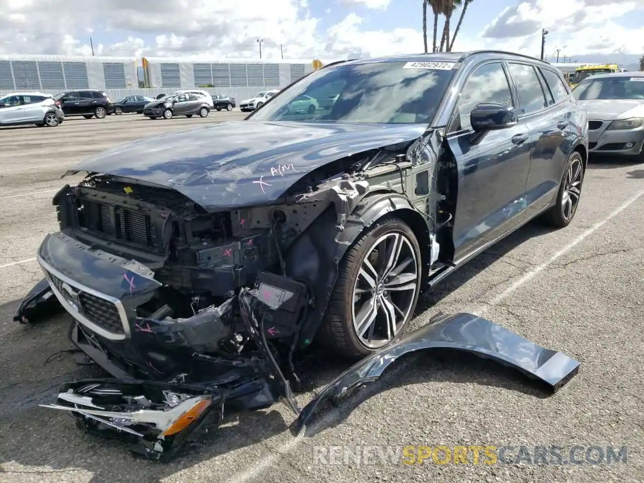 2 Photograph of a damaged car YV1102EM8L2384804 VOLVO V60 2020