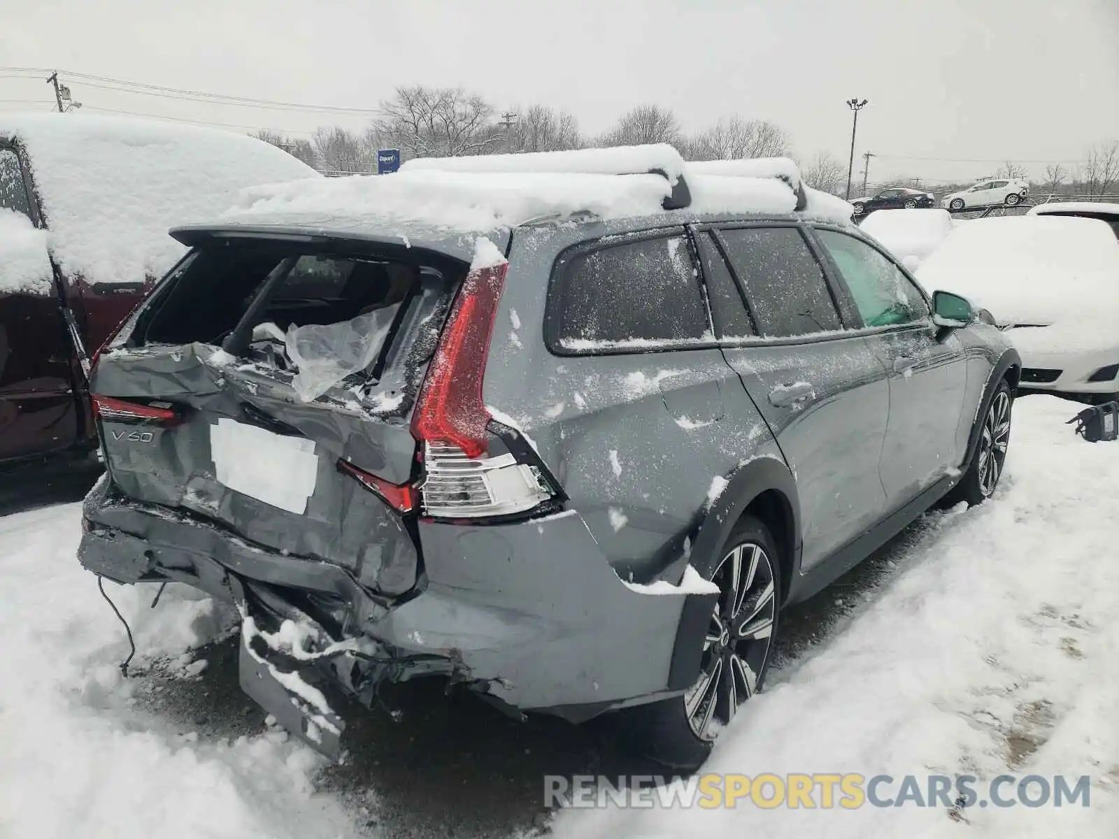 4 Photograph of a damaged car YV4102WK0L1031527 VOLVO V60 2020