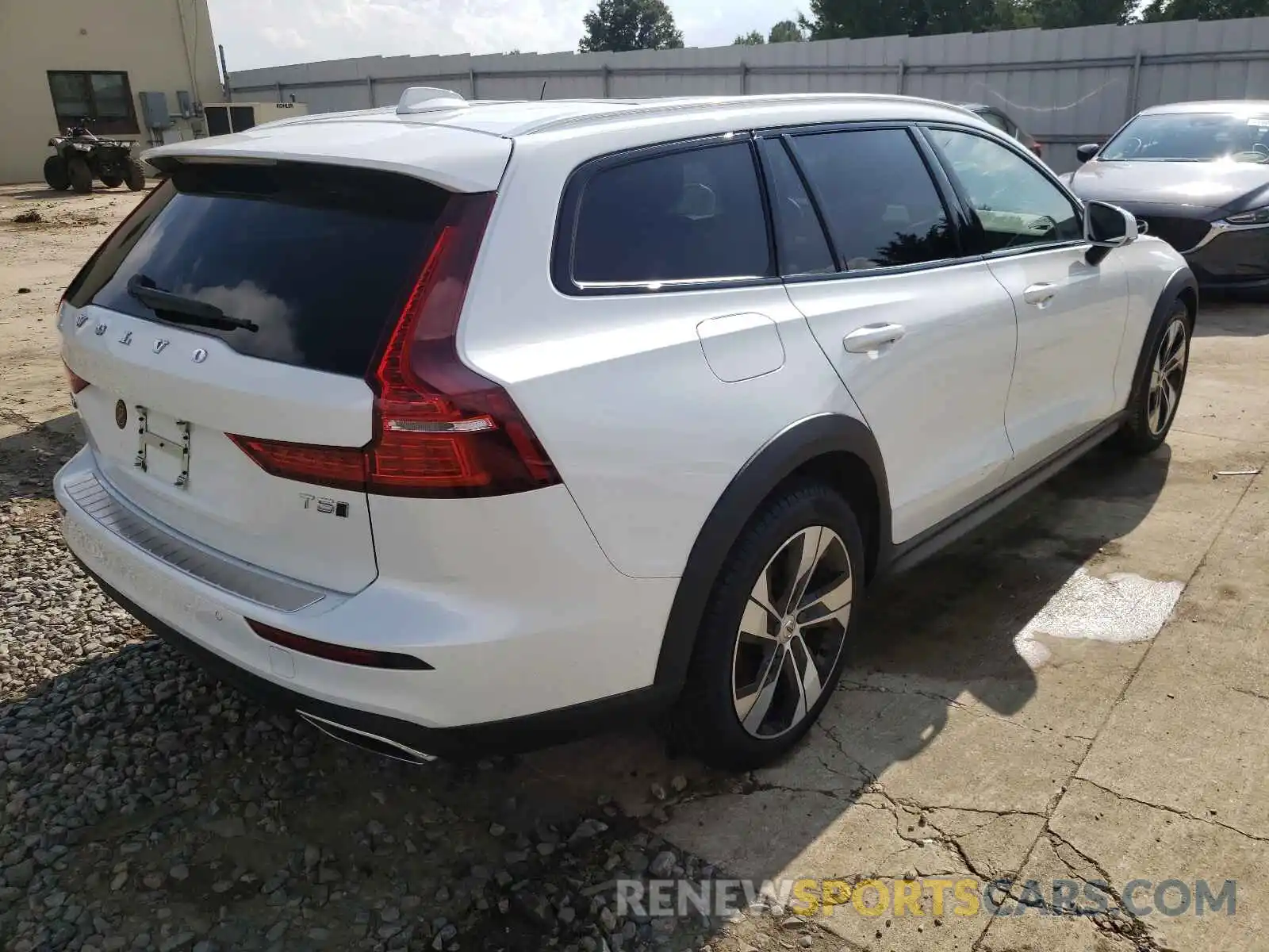 4 Photograph of a damaged car YV4102WK0L1044018 VOLVO V60 2020