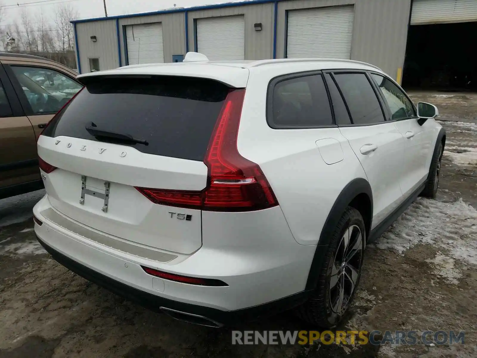 4 Photograph of a damaged car YV4102WK0L1049073 VOLVO V60 2020