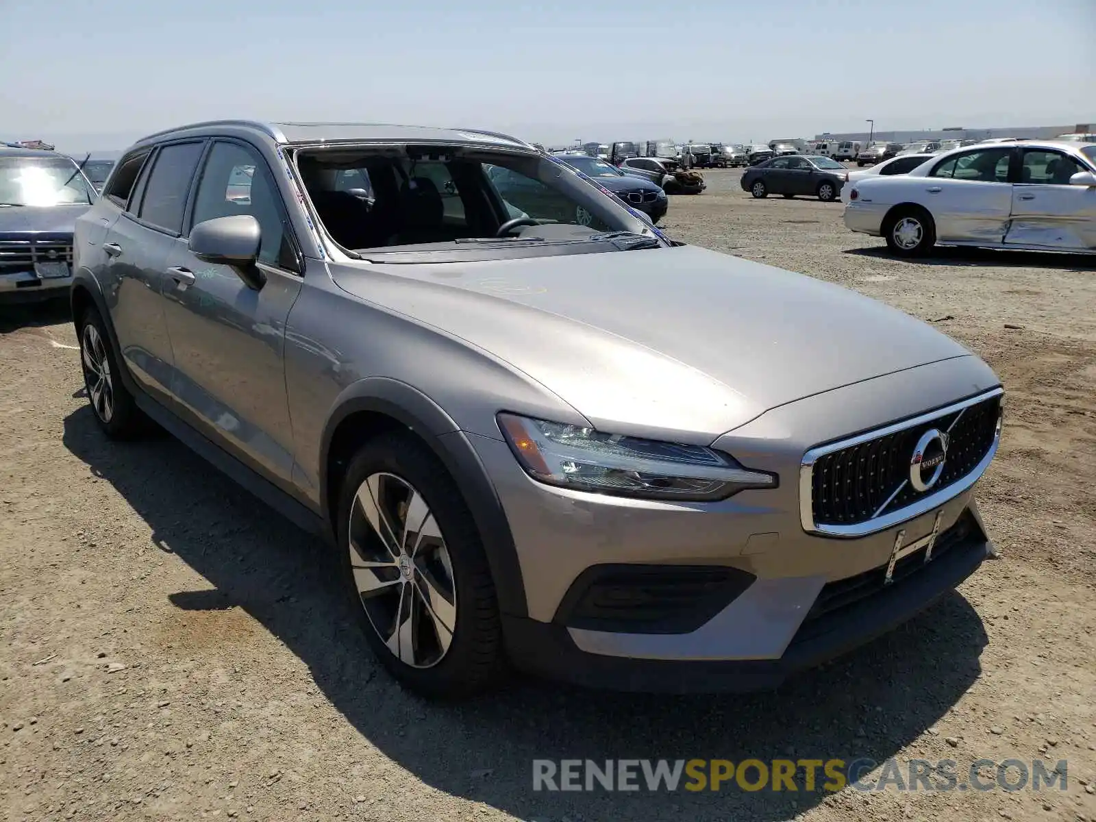 1 Photograph of a damaged car YV4102WK2L1033635 VOLVO V60 2020