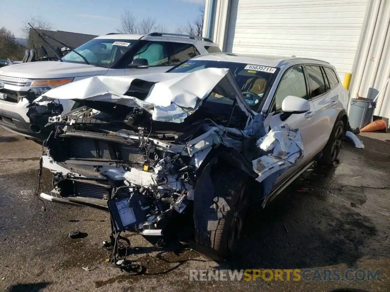 2 Photograph of a damaged car YV4102WK3L1034177 VOLVO V60 2020