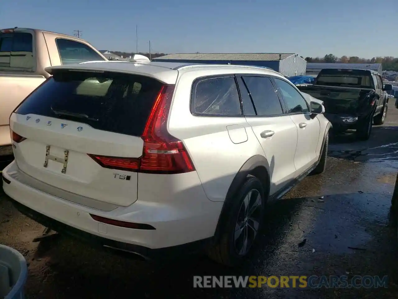 4 Photograph of a damaged car YV4102WK3L1034177 VOLVO V60 2020