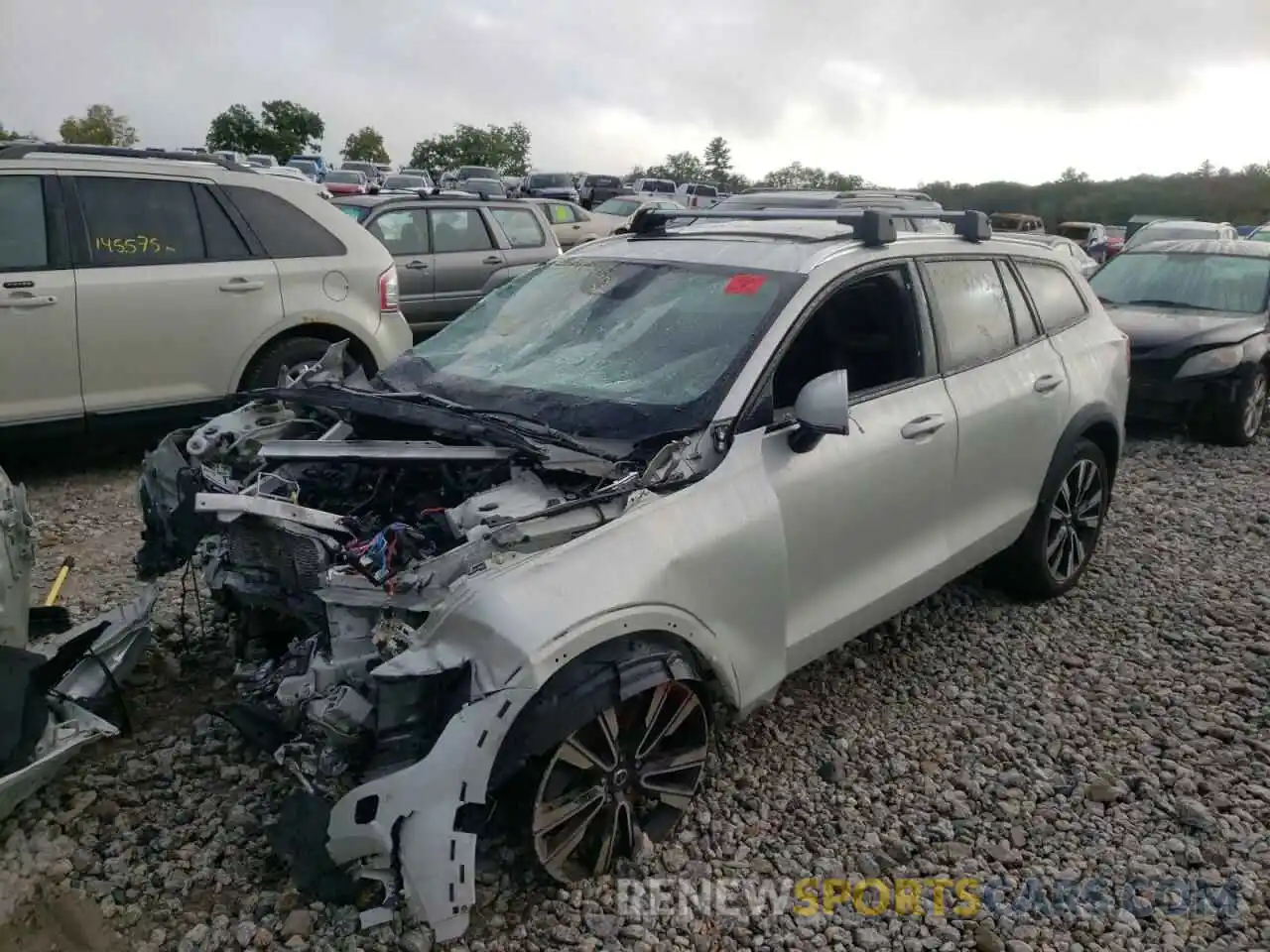 2 Photograph of a damaged car YV4102WK5L1030678 VOLVO V60 2020