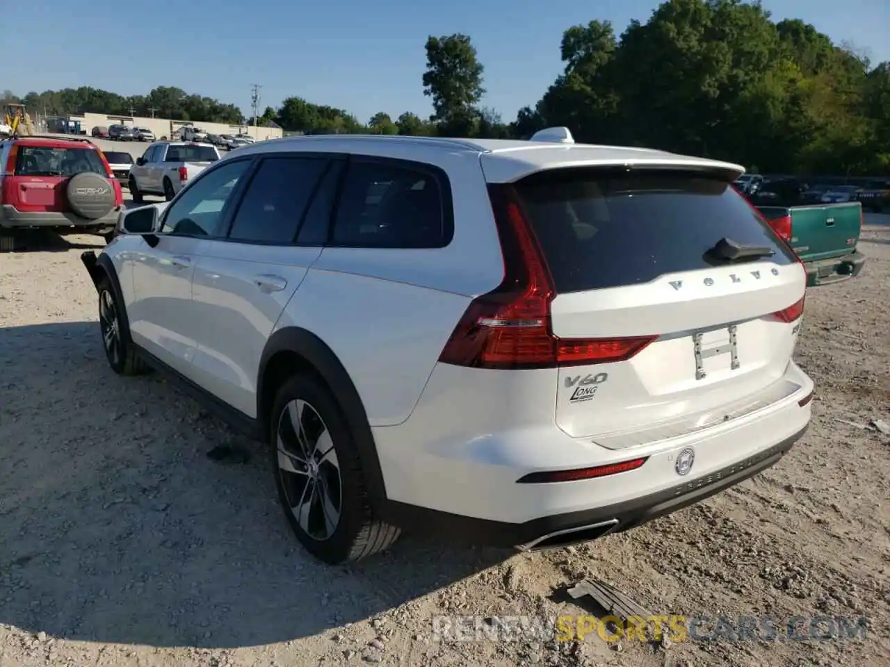 3 Photograph of a damaged car YV4102WK5L1034665 VOLVO V60 2020