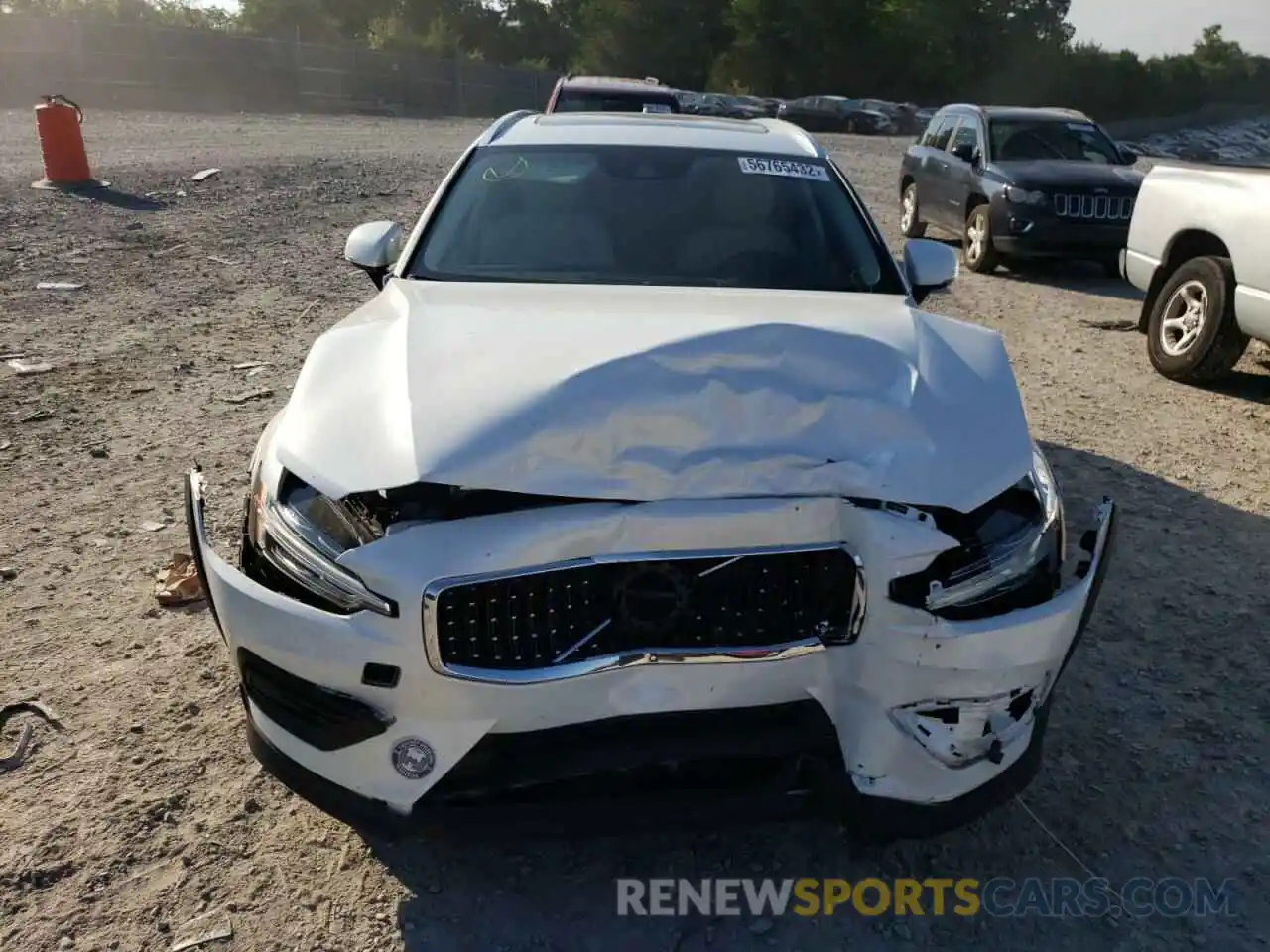 7 Photograph of a damaged car YV4102WK5L1034665 VOLVO V60 2020