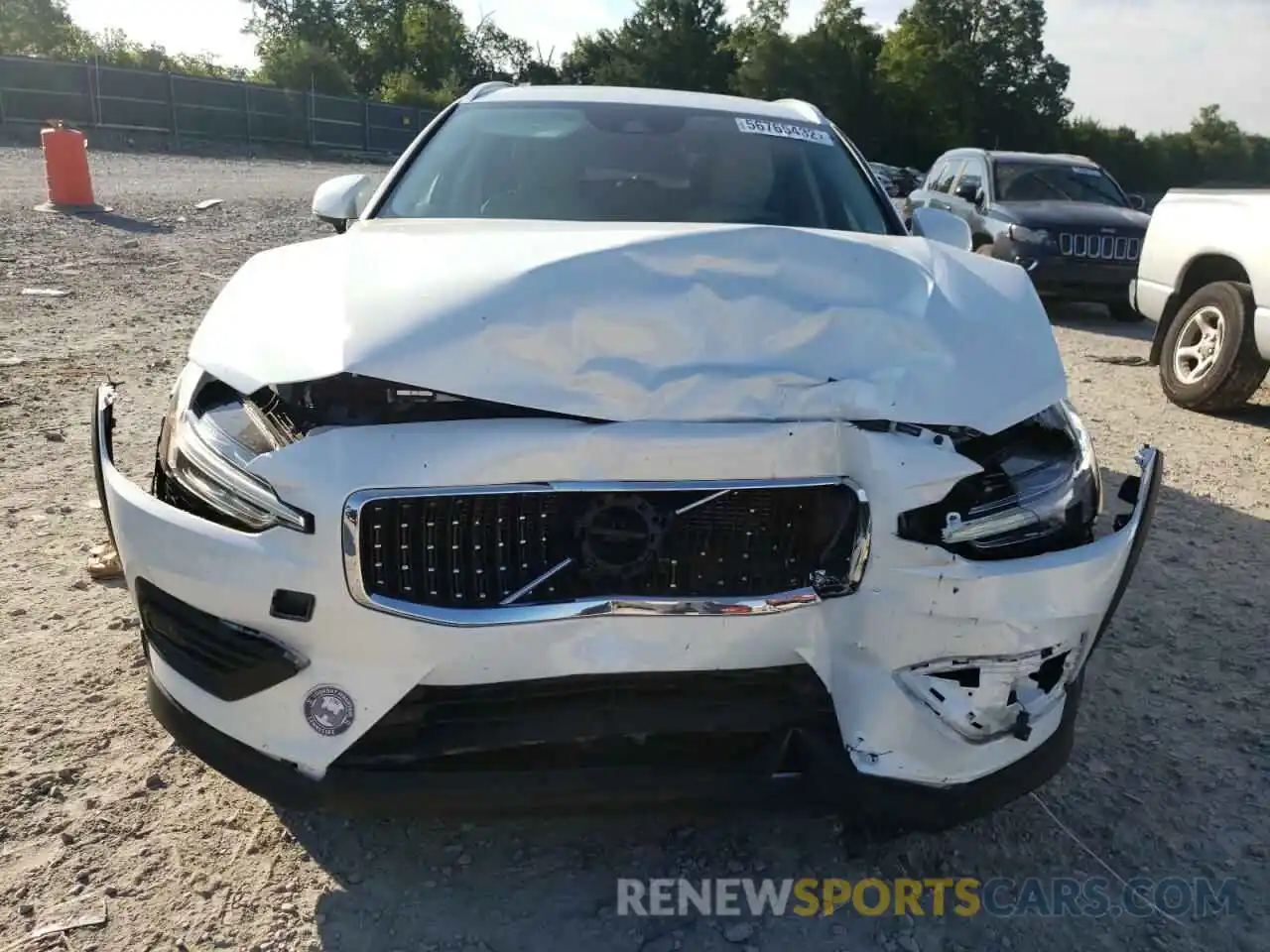 9 Photograph of a damaged car YV4102WK5L1034665 VOLVO V60 2020