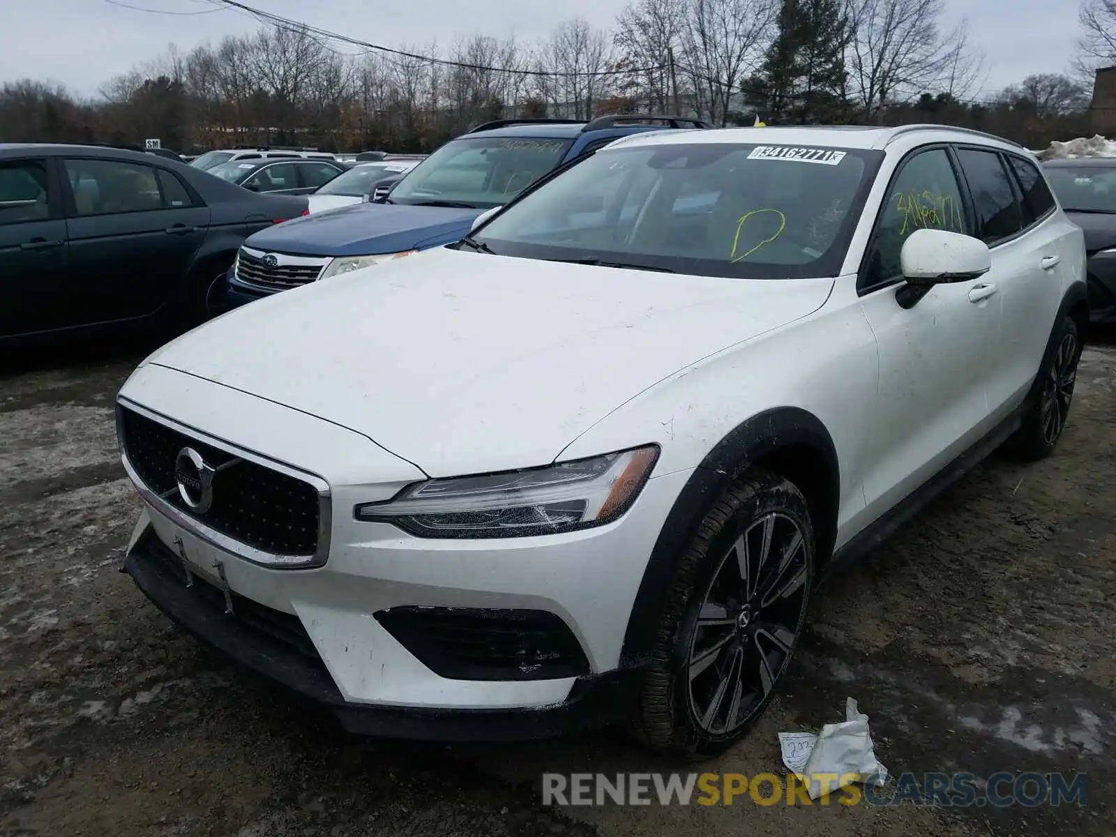 2 Photograph of a damaged car YV4102WK5L1047318 VOLVO V60 2020