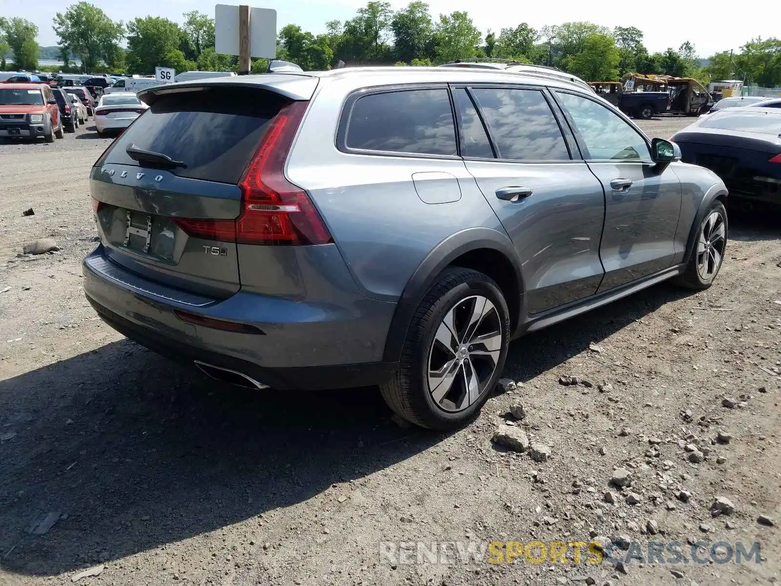 4 Фотография поврежденного автомобиля YV4102WK6L1042550 VOLVO V60 2020