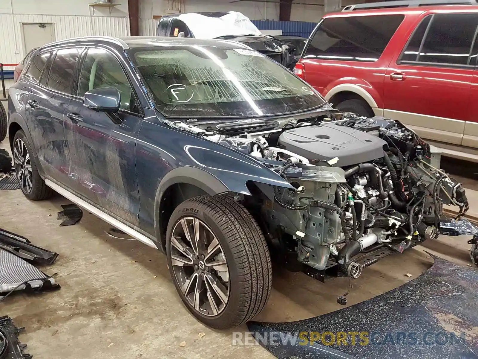 1 Photograph of a damaged car YV4102WK8L1031145 VOLVO V60 2020