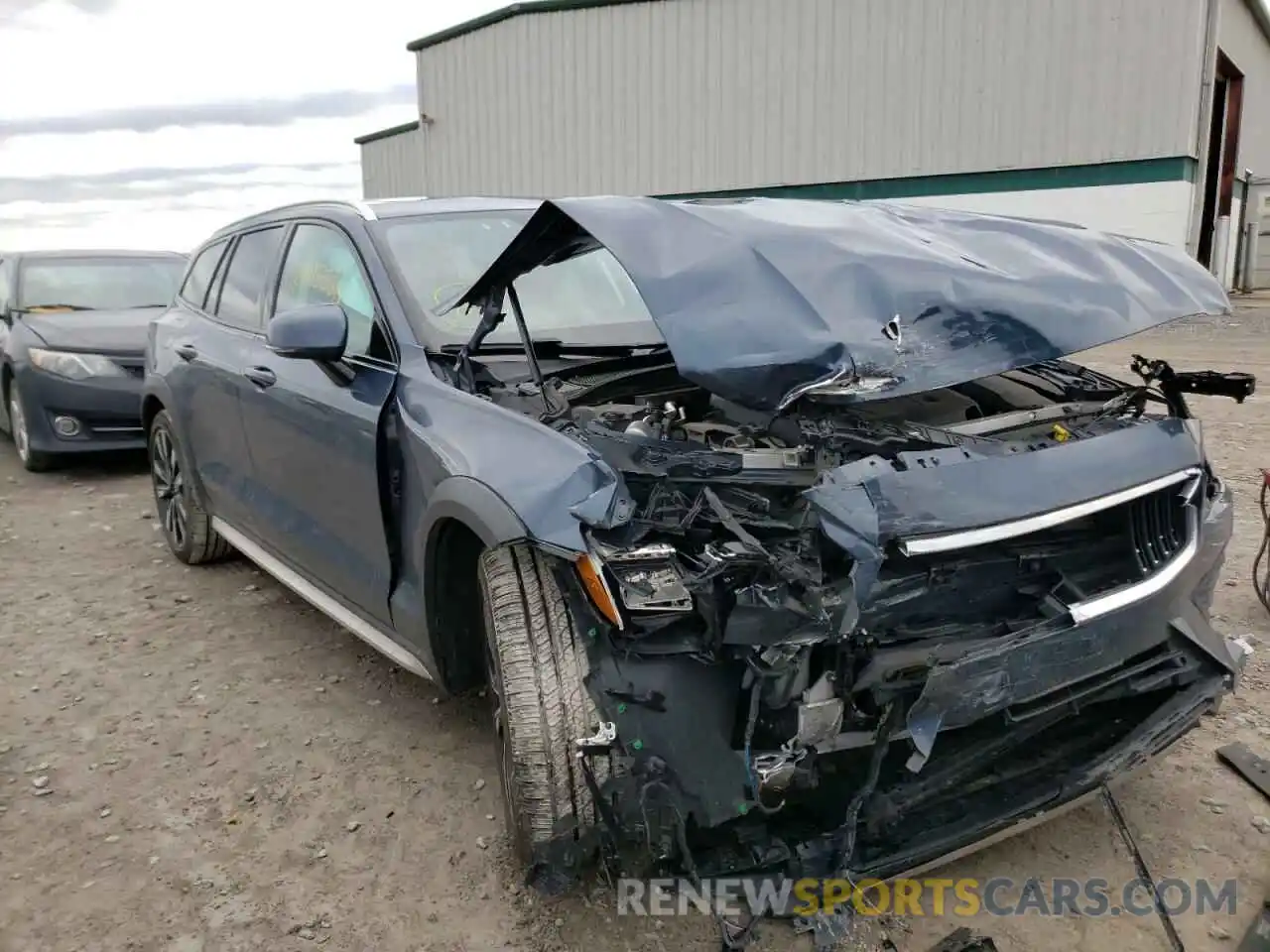 1 Photograph of a damaged car YV4102WK8L1031193 VOLVO V60 2020