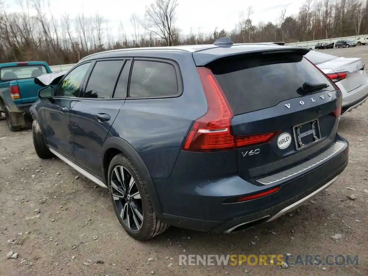 3 Photograph of a damaged car YV4102WK8L1031193 VOLVO V60 2020