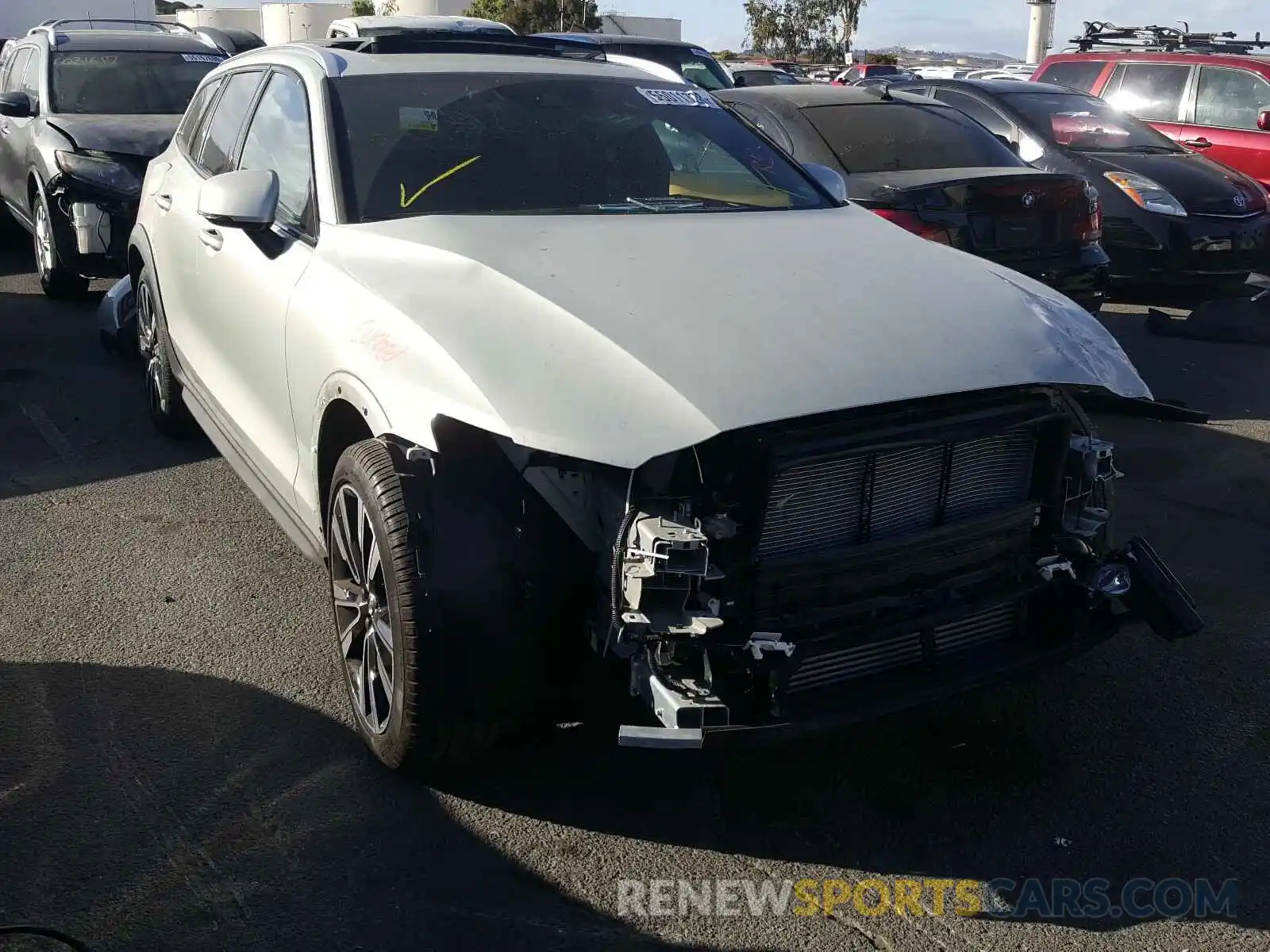 1 Photograph of a damaged car YV4102WK8L1035647 VOLVO V60 2020