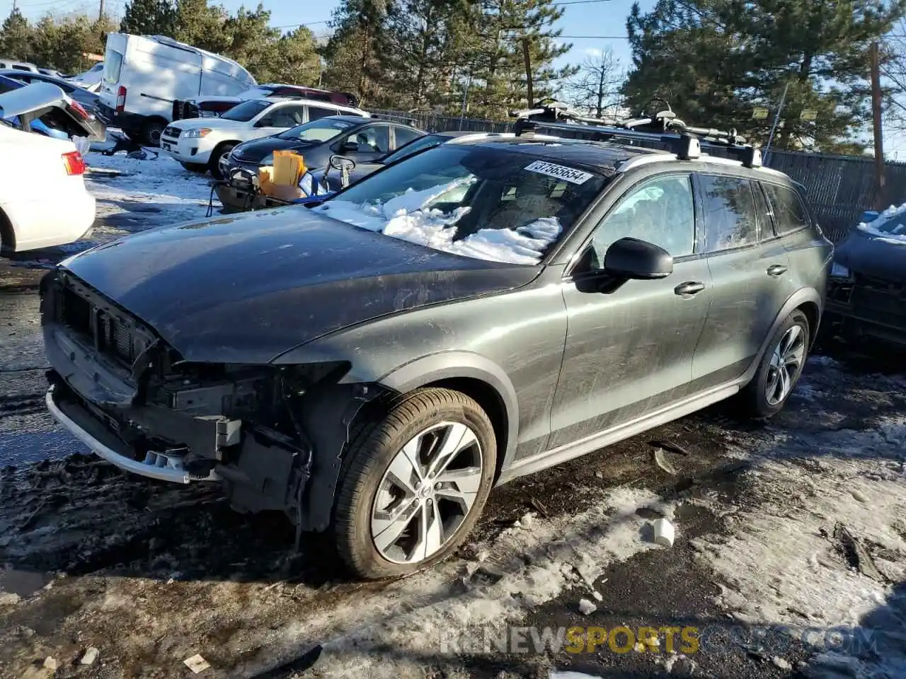 1 Photograph of a damaged car YV4102WK8L1039973 VOLVO V60 2020